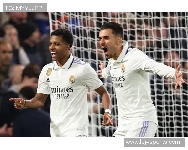 英超激战：曼联大胜皇马三球完胜补时进球引爆全场激情